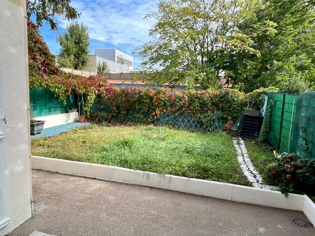 Charmante Maison Avec Jardin Sans Vis-A-Vis Saint-Fons Экстерьер фото