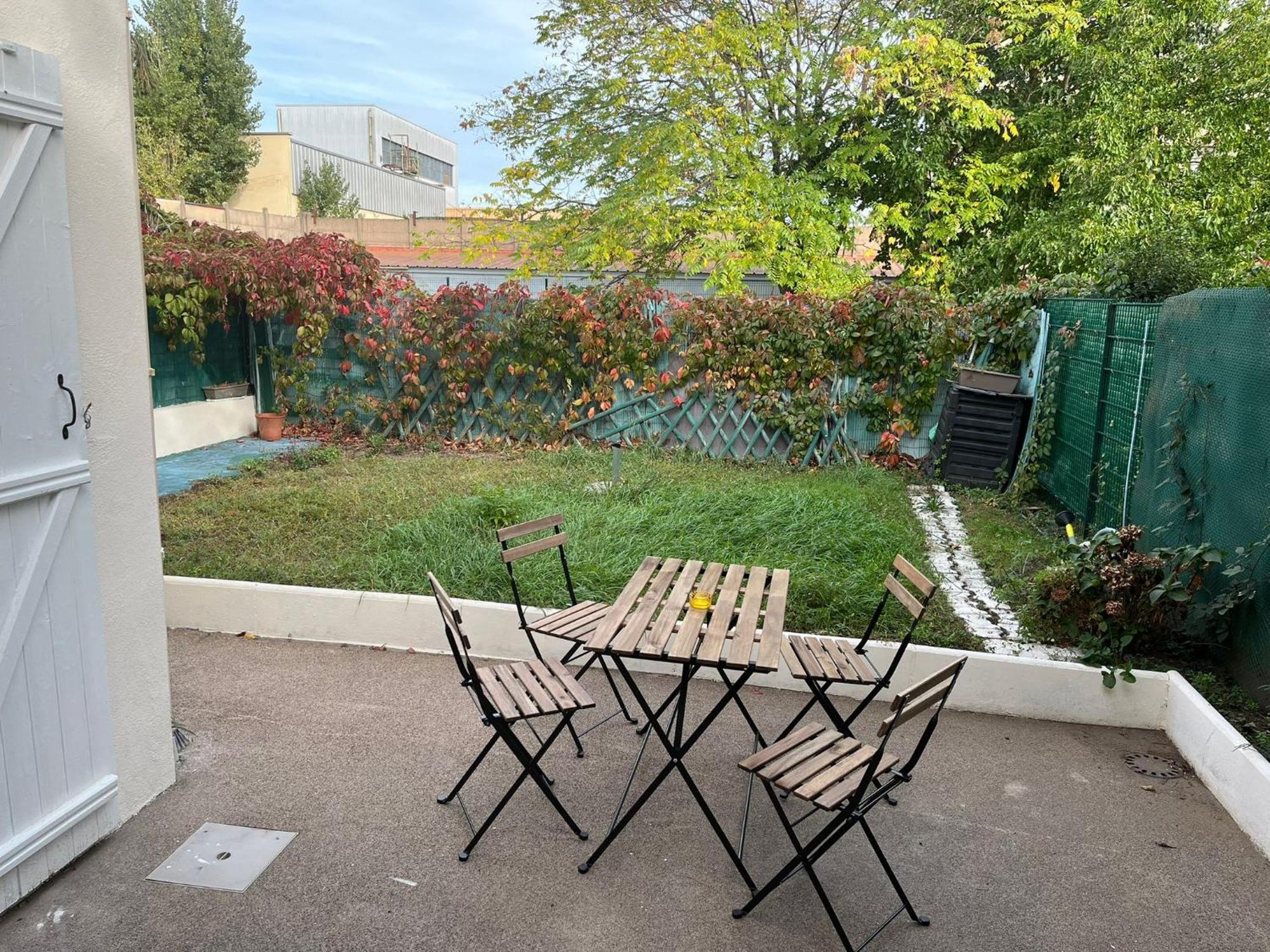 Charmante Maison Avec Jardin Sans Vis-A-Vis Saint-Fons Экстерьер фото