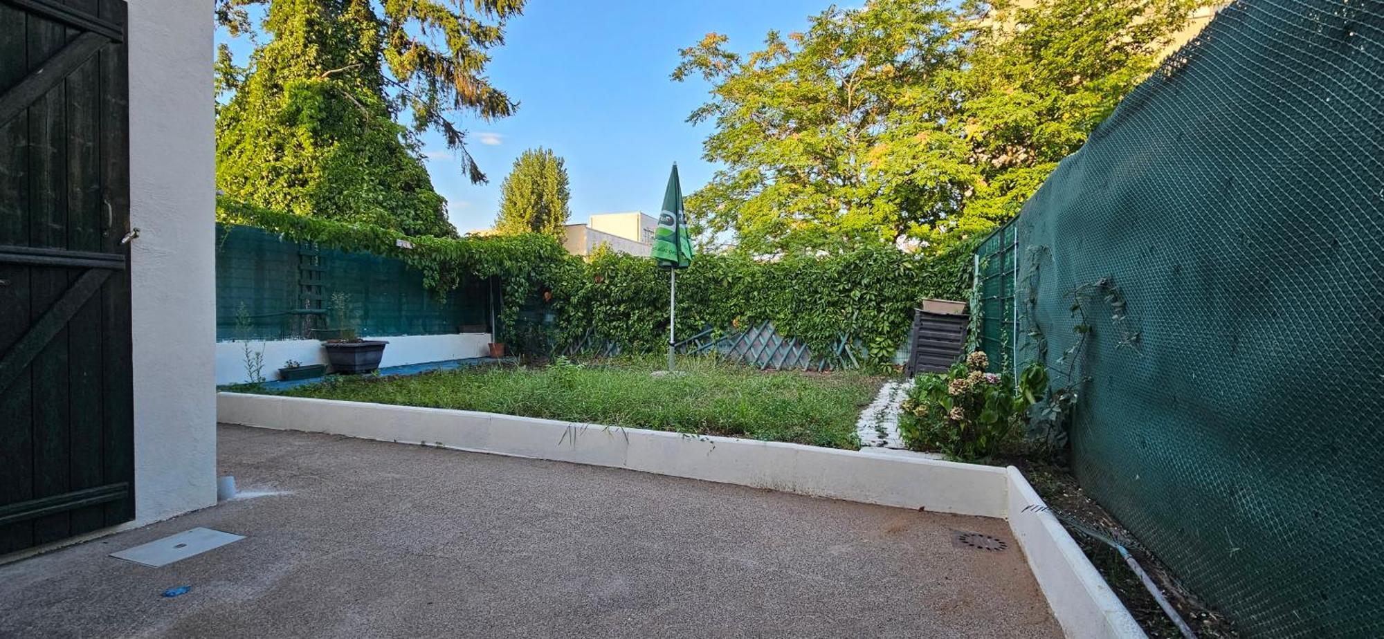 Charmante Maison Avec Jardin Sans Vis-A-Vis Saint-Fons Экстерьер фото