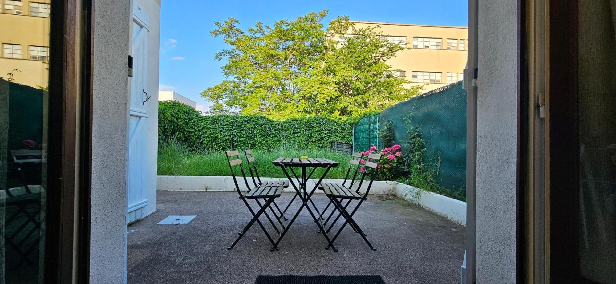 Charmante Maison Avec Jardin Sans Vis-A-Vis Saint-Fons Экстерьер фото